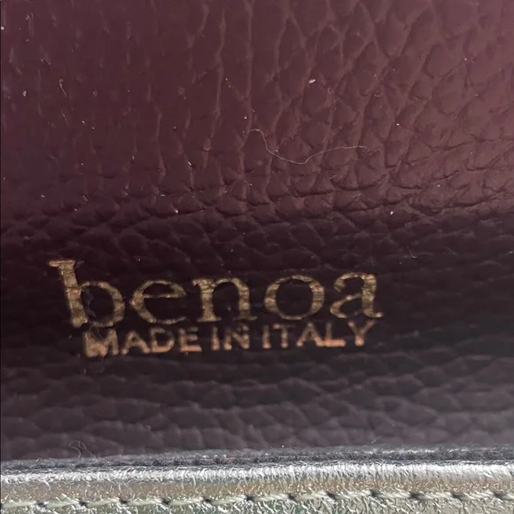 🧚‍♀️✨ Mint Green Metallic Clutch Made in Italy BENOA 🧚‍♀️✨ - Picture 2 of 9